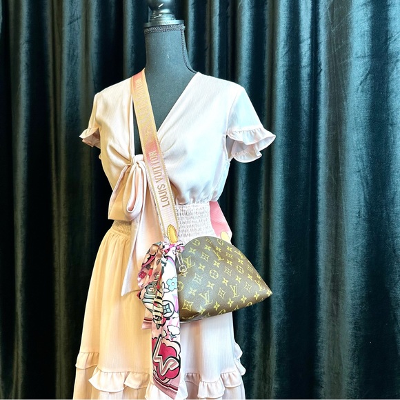 Louis Vuitton Demi Ronde Crossbody Pouch bag with chain, scarf and dust bag - Picture 2 of 16